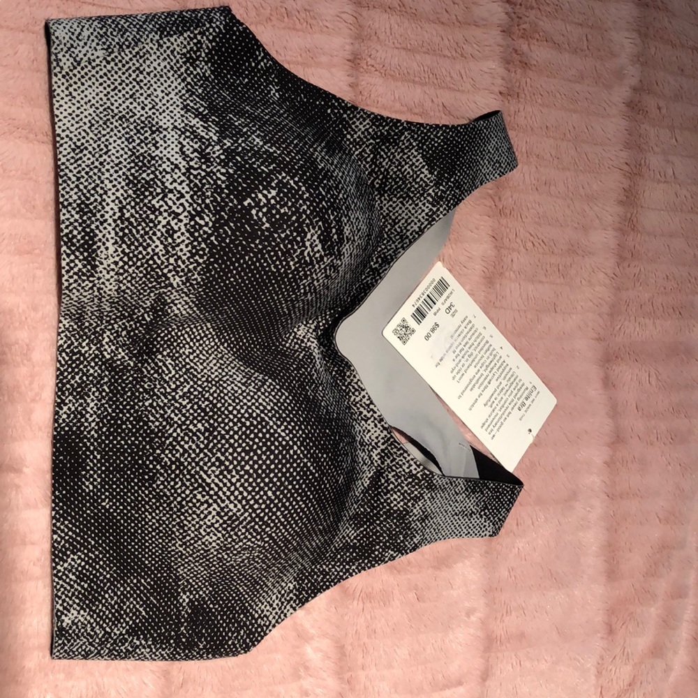 Lululemon Enlite sports bra size 34D NWT